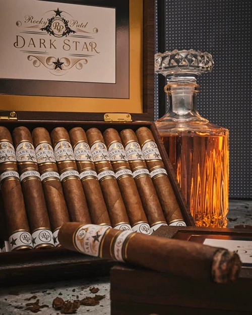 ROCKY PATEL DARK STAR / Robusto 5x52 - Imagen 3